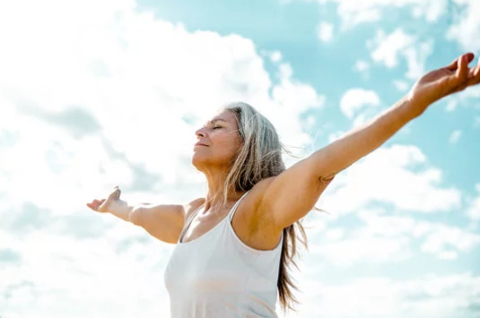 b12 injection benefits for females mood cognition hormonal health neurotransmitter production