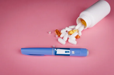 comparison of B12 injection side effects versus oral vitamin B12 supplements